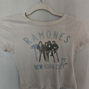 American Eagle Outfitters AE Band Tee in Cream and Black